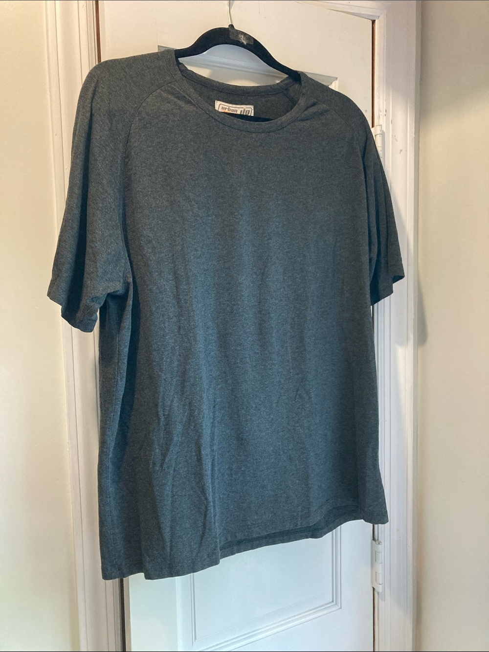 urban pipeline Men's Short-Sleeve Crewneck Tee in Charcoal Gray